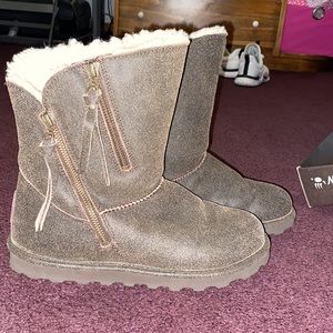 Bear Paw Mimi Chestnut Distressed Boot 